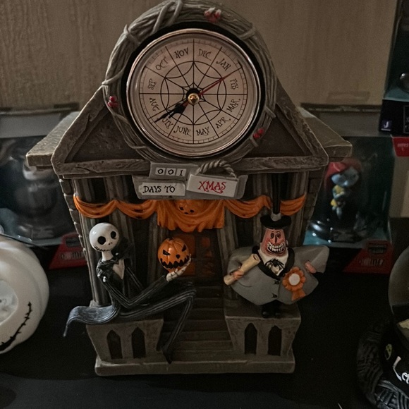 Nightmare before Christmas clock an bank combined - Picture 1 of 2